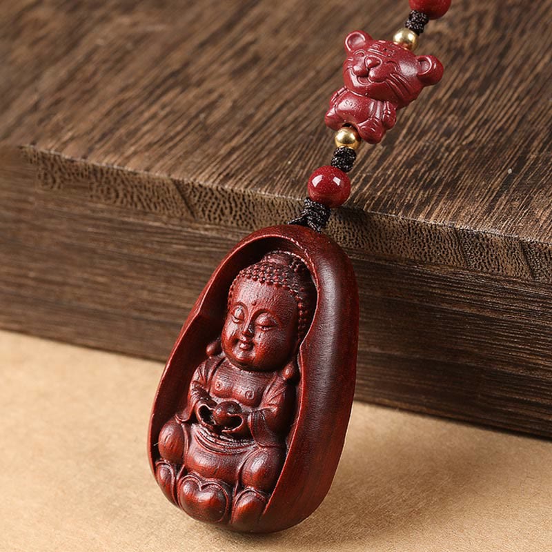 Llavero con amuleto de protección del zodíaco chino con forma de Buda de cinabrio y sándalo rojo y hoja pequeña de piedra mitológica