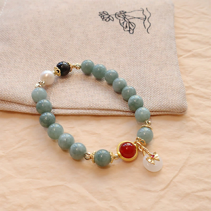 Pulsera de la suerte con lazo de perla, ágata roja y jade natural de Mythstone 