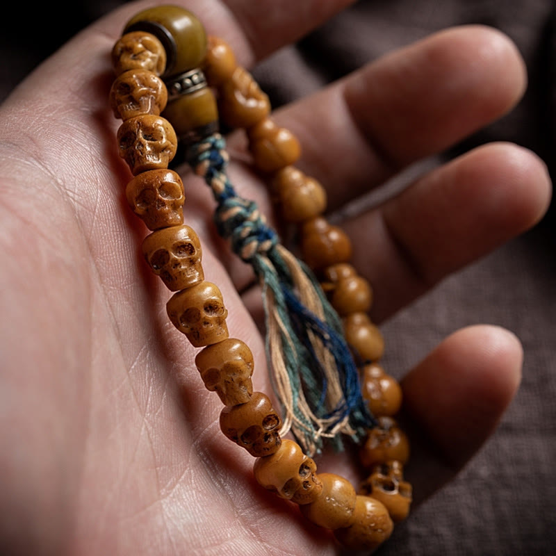 Pulsera de fuerza con diseño de El Señor del Bosque Cadáver y Hueso de Yak Tibetano de Mythstone