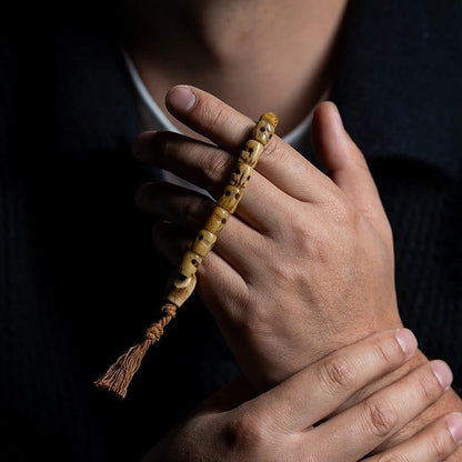 Pulsera de hueso de yak tibetano Mythstone El señor del bosque de cadáveres Ahuyenta a los malos espíritus