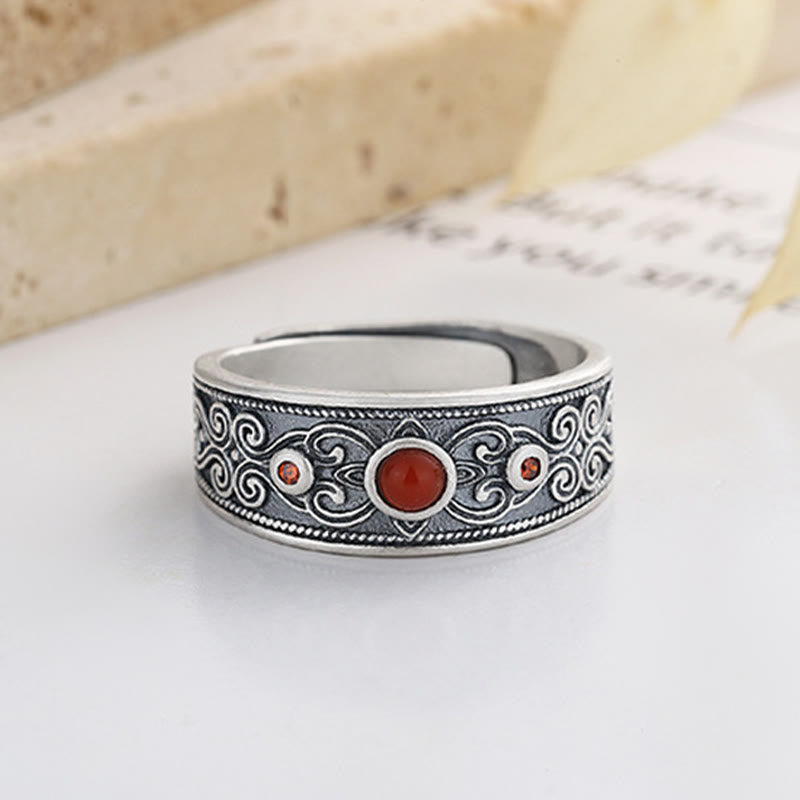 Anillo de pensamiento lógico con nubes auspiciosas y ágata roja incrustada en plata de ley 925 Mythstone 