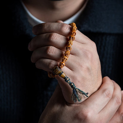 Pulsera de fuerza con diseño de El Señor del Bosque Cadáver y Hueso de Yak Tibetano de Mythstone