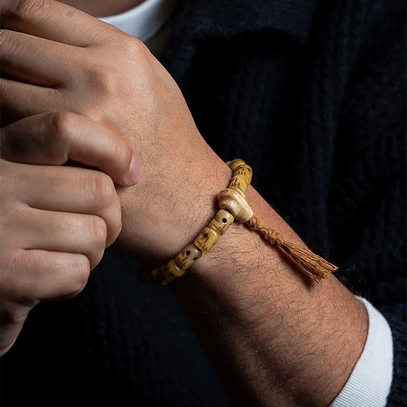 Pulsera de hueso de yak tibetano Mythstone El señor del bosque de cadáveres Ahuyenta a los malos espíritus