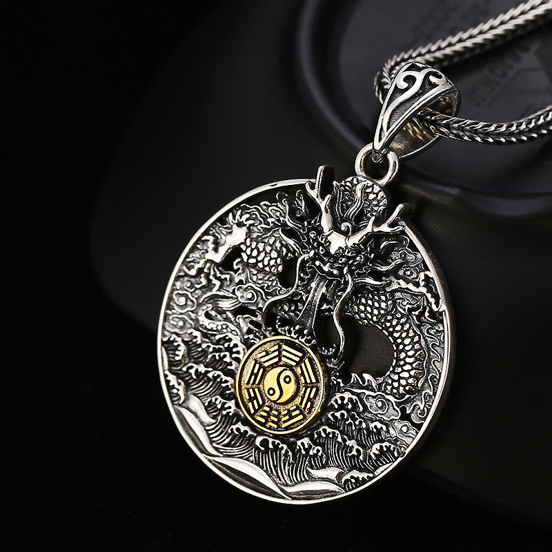 Colgante de collar con símbolo de la suerte y la fuerza del Bagua con ondas de dragón yin yang de Mythstone