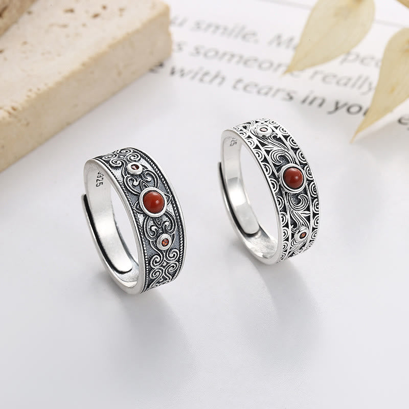 Anillo de pensamiento lógico con nubes auspiciosas y ágata roja incrustada en plata de ley 925 Mythstone 