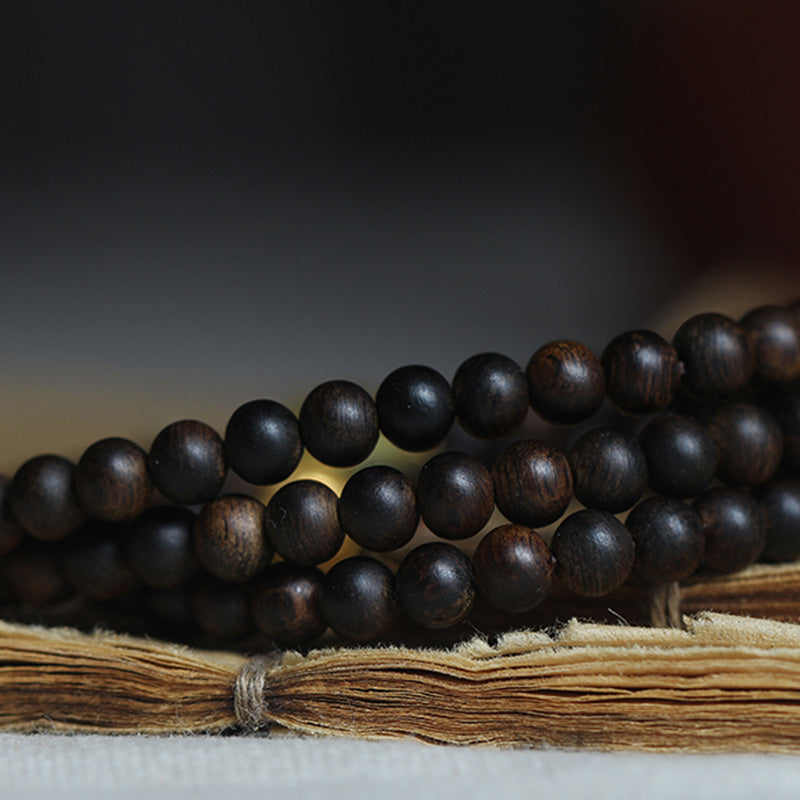 MythStone 999 Gold Nha Trang Heiqinan Agarwood Amber Red Agate Strength Meditation Bracelet