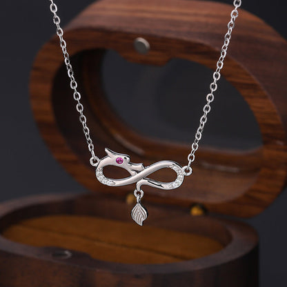 Colgante de collar con dije de cola de nudo infinito y protección en plata de ley 999 de Mythstone con año del dragón 