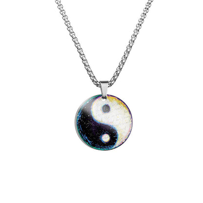 Colgante de collar de acero de titanio con armonía de pez koi y dragón Yin Yang