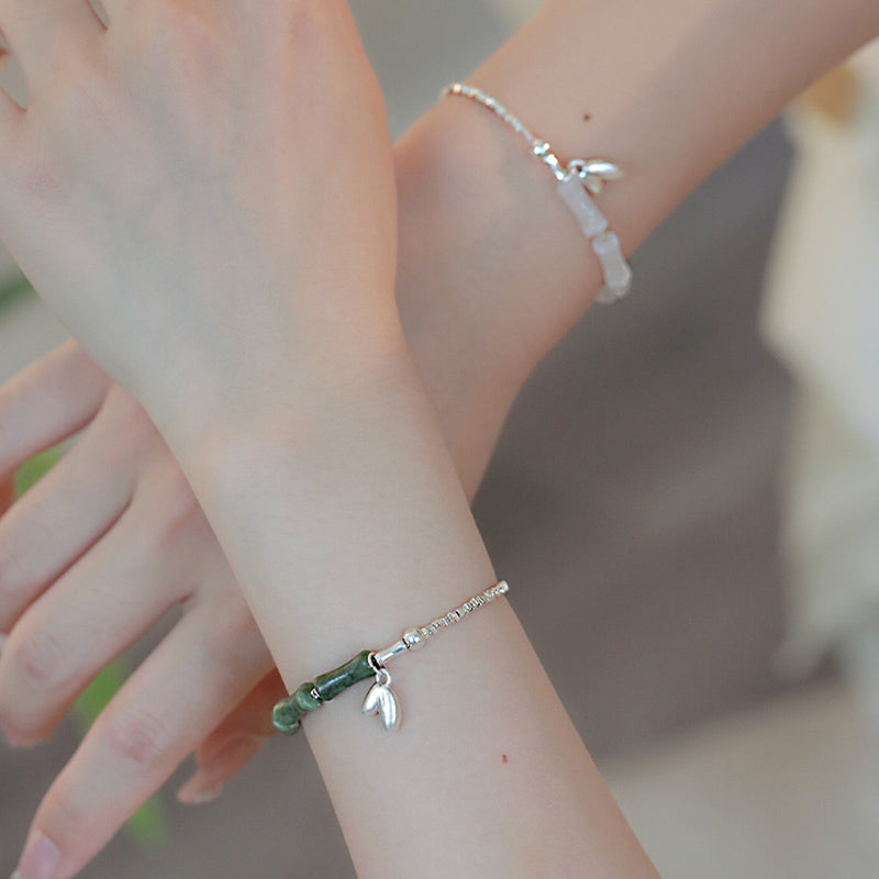 Pulsera de la suerte con diseño de bambú y peridoto en plata de ley 925 de Mythstone