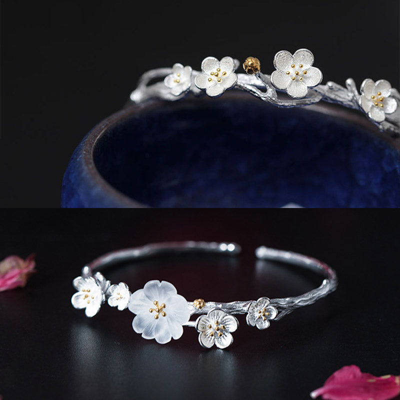 Pulsera ajustable Mythstone con bendición de flor de ciruelo en plata de ley 925