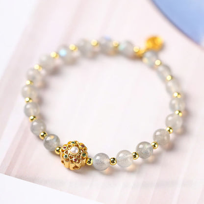 Pulsera con dijes positivos de carácter Fu y cuarzo fresa natural bañado en oro de 14 quilates de Mythstone con labradorita y piedra solar 