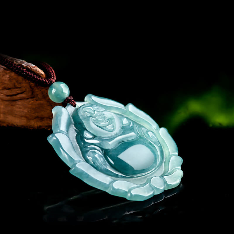 Colgante de collar con diseño de Buda sonriente de jade natural y loto de Mythstone