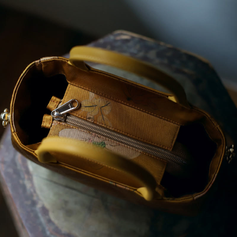 Bolso de mano con cadena de metal y cremallera de Mythstone con diseño de peonías y flores vintage 