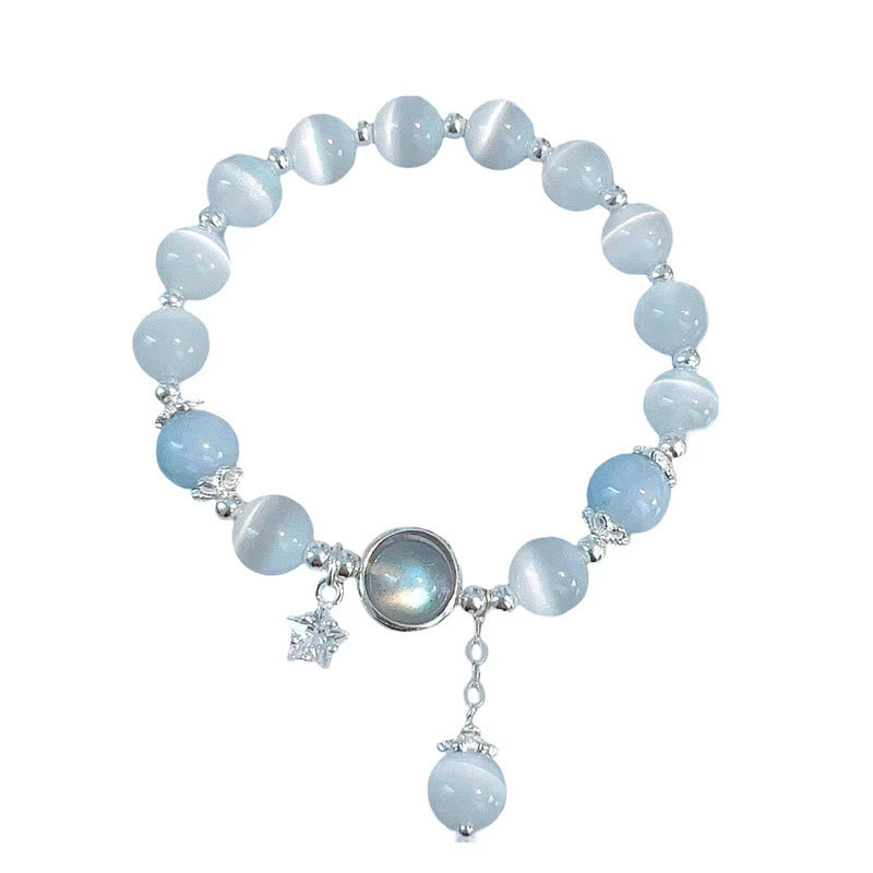 Pulsera de soporte con dije de estrella y mariposa con piedra lunar y ojo de gato de Mythstone