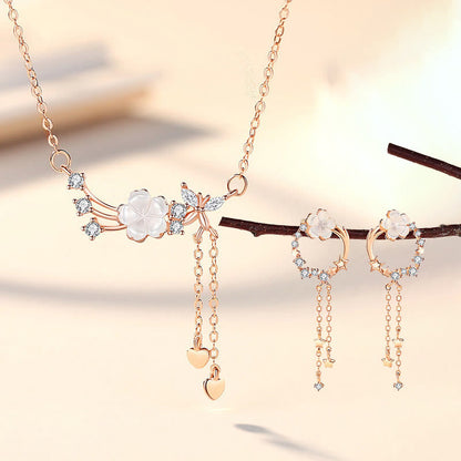 Conjunto de collar y pendientes con colgante y mariposa de plata de ley 925 de Mythstone 