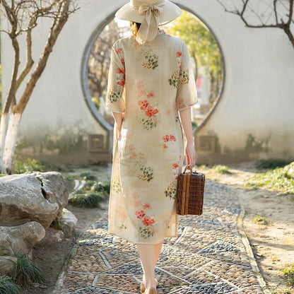 Vestido chino estilo cheongsam midi con bolsillos y media manga con estampado de hojas verdes y flores rojas de Mythstone 