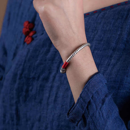 Pulsera de hilo rojo de la suerte Om Mani Padme Hum del Tíbet con piedra mitológica