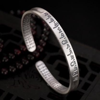 Pulsera de protección del Sutra del corazón con seis palabras verdaderas en plata de ley 999 de Mythstone