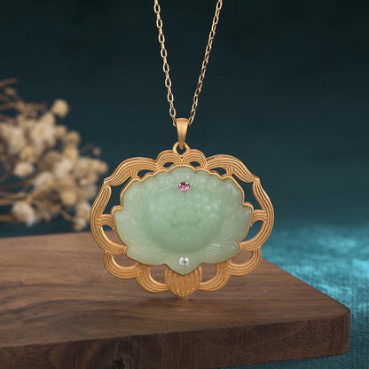 Colgante de jade natural con forma de loto y armonía en forma de collar Mythstone 