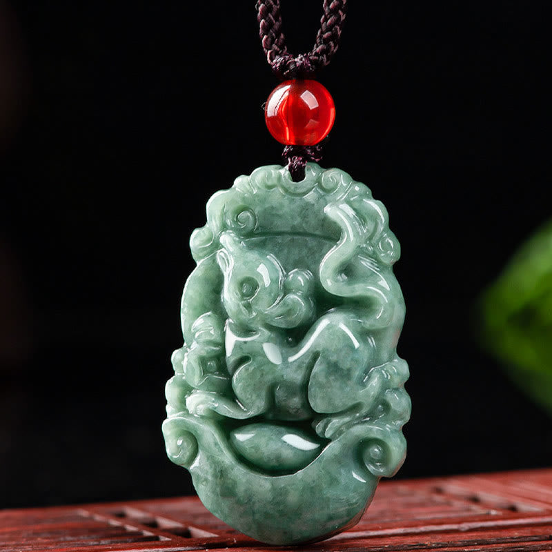 Colgante de jade natural Mythstone con el signo del zodíaco chino de la prosperidad de 12 caracteres