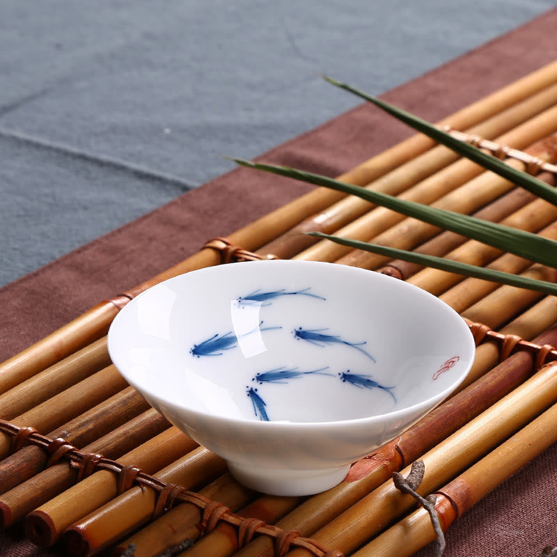 Tazas de té de cerámica con forma de pez koi de porcelana azul y blanca de Jingdezhen Mythstone, tazas de té de kung fu 