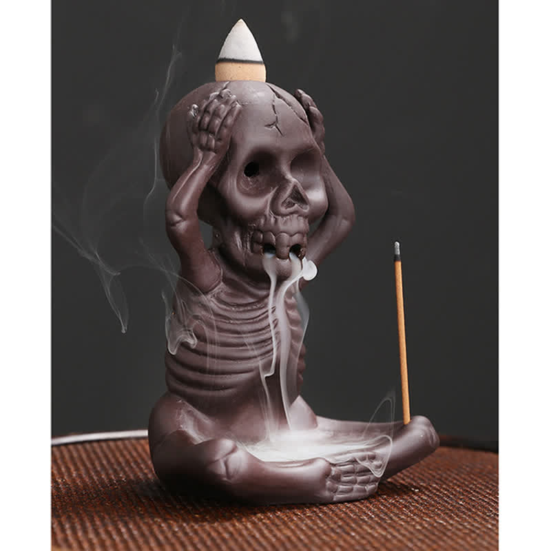 Quemador de incienso de arcilla morada con forma de calavera fantasma de Mythstone, fuente de humo con reflujo, decoración de la paz