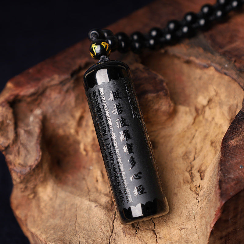 Colgante de collar con sutra de purificación del corazón de obsidiana negra natural Mythstone 