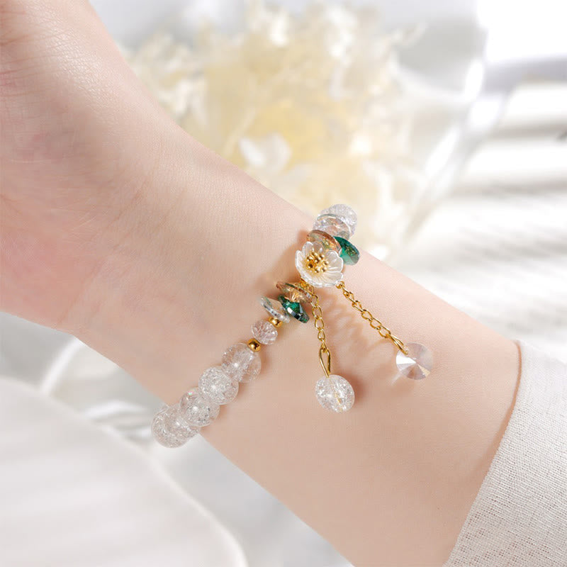 Mythstone Simple Design Flower Charm Glass Bead Bracelet