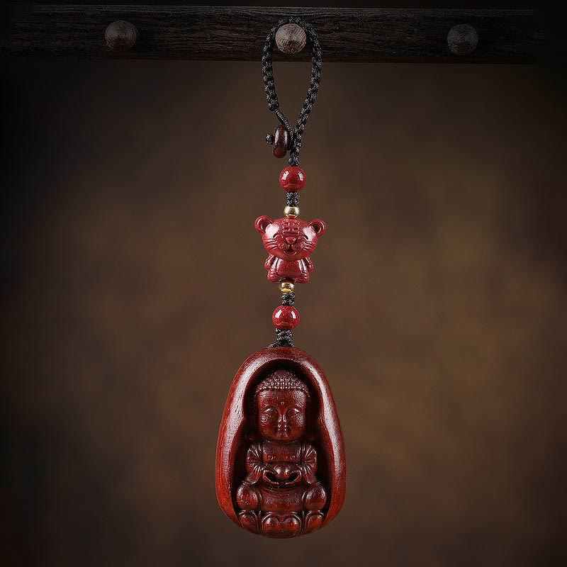 Llavero con amuleto de protección del zodíaco chino con forma de Buda de cinabrio y sándalo rojo y hoja pequeña de piedra mitológica