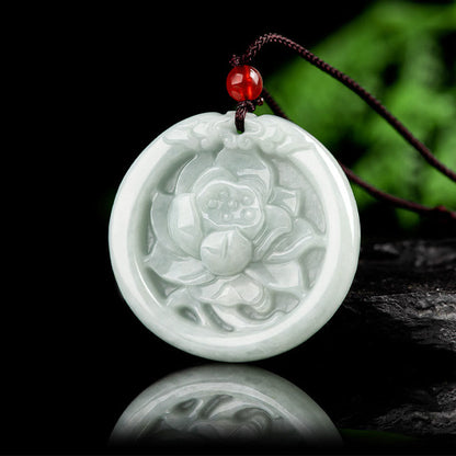 Colgante de prosperidad tallado con flor de loto de jade natural Mythstone 