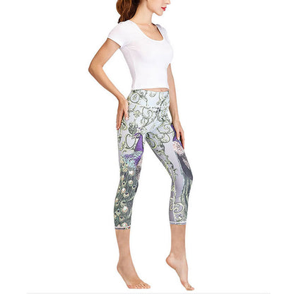 Leggings deportivos recortados de tela de licra con estampado de pavo real en degradado de flor de cerezo y loto de Mythstone, pantalones capri de yoga para mujer 