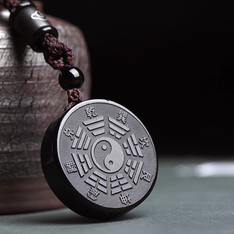 Colgante de collar con obsidiana negra y piedra mitológica con fuerza Bagua Yin Yang