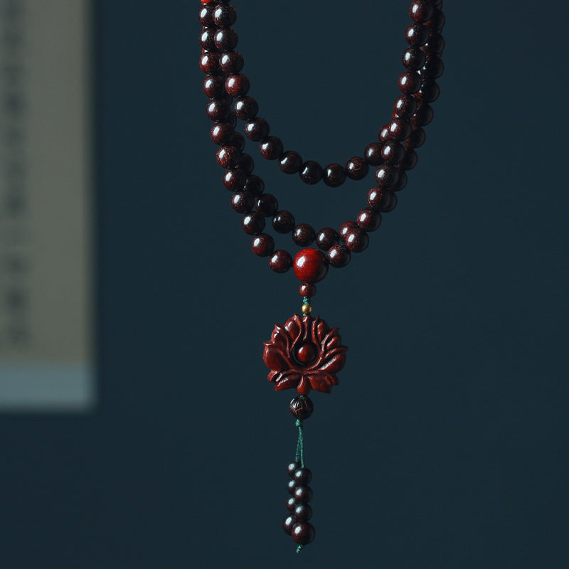 Pulsera de equilibrio tibetano con mala de loto y sándalo rojo y hojas pequeñas de MythStone 