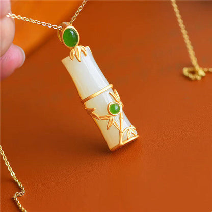 Collar con colgante de protección de bambú y jade cian y jade blanco Mythstone