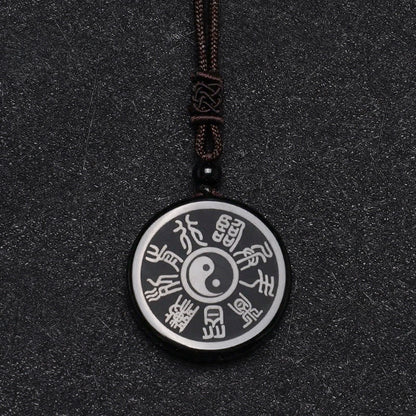 Colgante de collar Yin Yang de purificación tallado con mantra de nueve caracteres de las cinco montañas sagradas del taoísmo de obsidiana negra de Mythstone