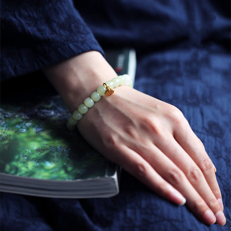 Pulsera ajustable de la abundancia de loto y jade de MythStone