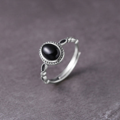 Anillo de la suerte de ónix negro en plata de ley 925 de Mythstone