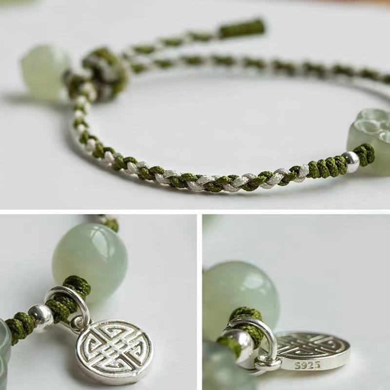 Pulsera trenzada de jade con flor de ciruelo hecha a mano Mythstone para la suerte y la prosperidad