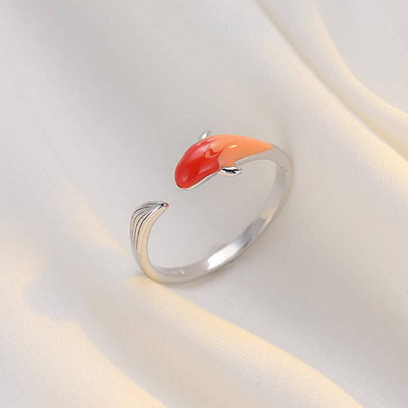 Anillo ajustable de cobre con diseño de pez koi y suerte Mythstone