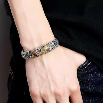 Pulsera de prosperidad y riqueza con diseño de pez koi y hierba de Mythstone