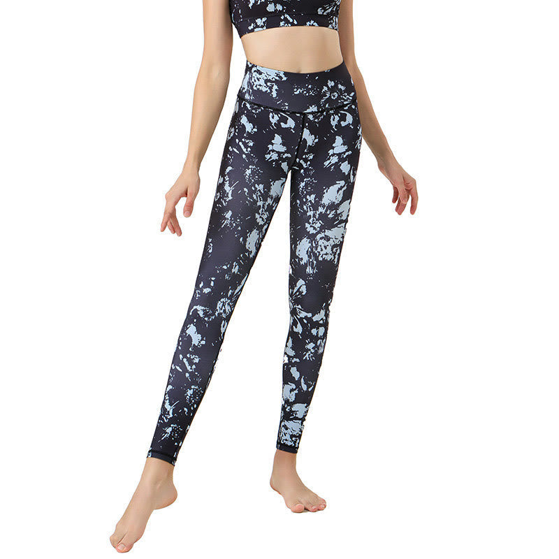 Leggings deportivos de cintura alta con estampado de hojas de arce y manchas de Mythstone para mujer 