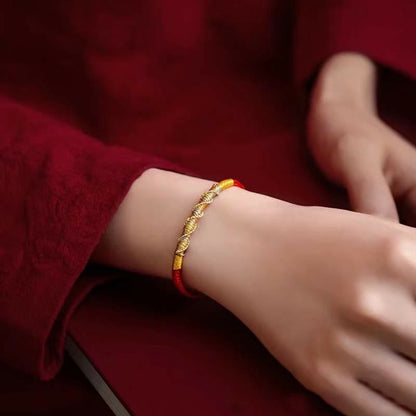 Pulsera trenzada de hilo rojo con protección y fuerza de la suerte en plata de ley 925 de Mythstone