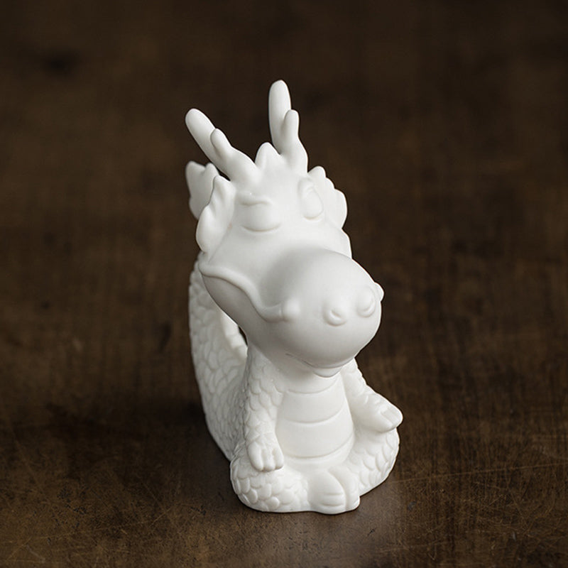 Figura decorativa de cerámica de porcelana blanca para el té o la mascota del año de la suerte del dragón de Mythstone 