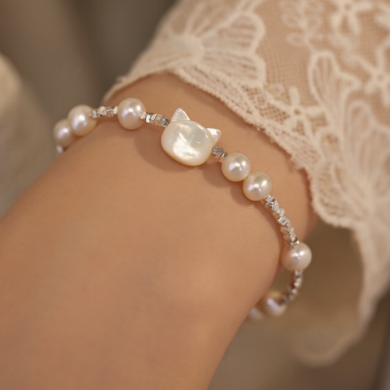 Mythstone Pearl Cat Head Tridacna Stone Silver Chain Healing Bracelet