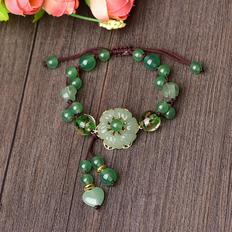 Pulsera de jade verde natural con flor colgante y suerte de Mythstone