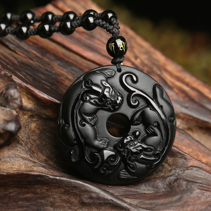 Collar con colgante de cuerda de cuentas de Pixiu con hebilla de paz de obsidiana negra natural de Mythstone 