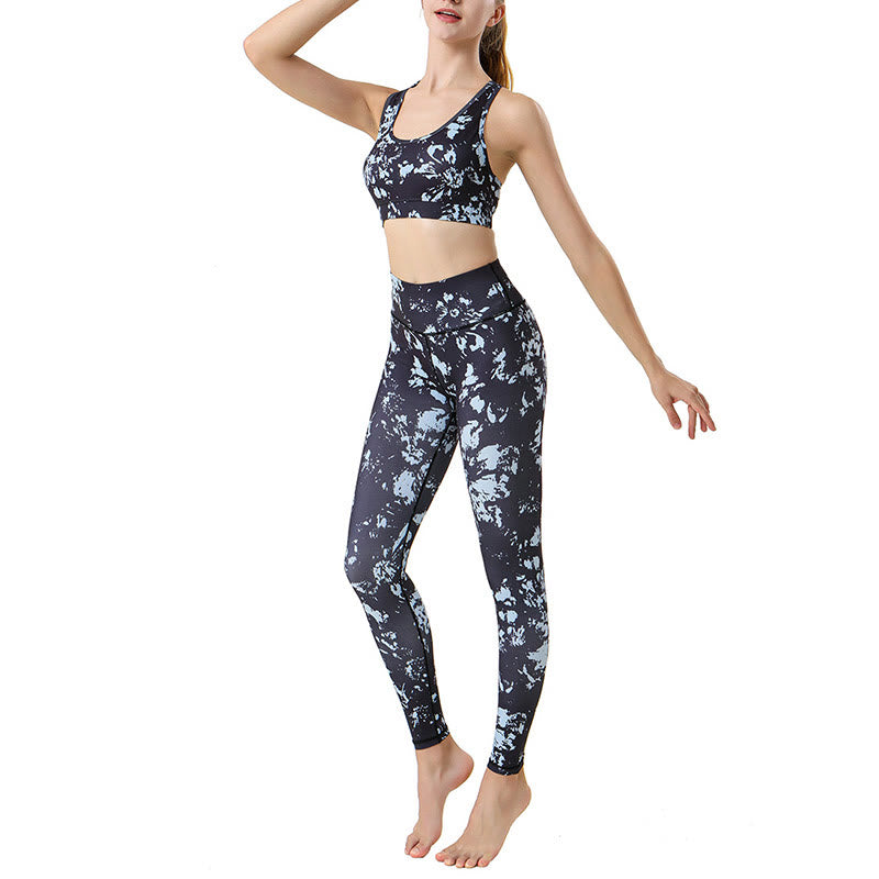 Leggings deportivos de cintura alta con estampado de hojas de arce y manchas de Mythstone para mujer 