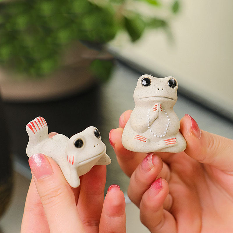 Mythstone Mini Small Praying Frog Ceramic Wealth Prosperity Home Tea Pet Figurine Decoration