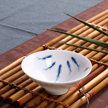 Tazas de té de cerámica con forma de pez koi de porcelana azul y blanca de Jingdezhen Mythstone, tazas de té de kung fu 