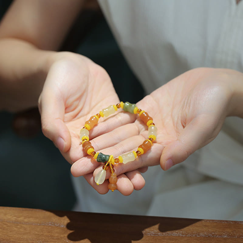 Pulsera con dije de riqueza de calabaza de jade de seda dorada natural Mythstone 